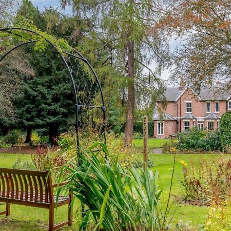 Bed and Breakfast Claridge House à Lingfield Extérieur photo