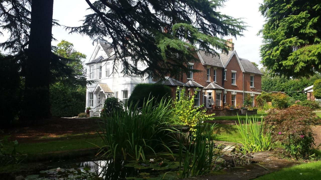Bed and Breakfast Claridge House à Lingfield Extérieur photo